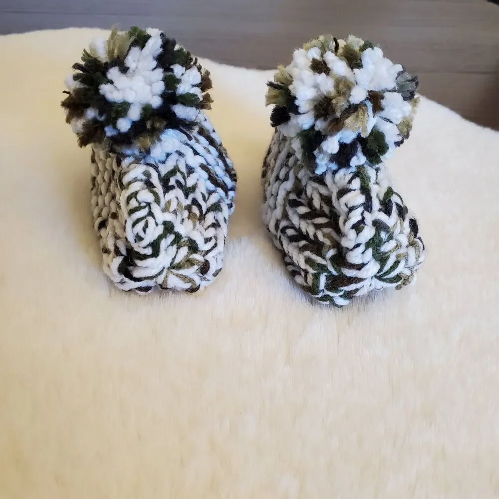 Unisex‎ Crushet Handmade Newborn-3 Mo. Army Green White Booties NEW